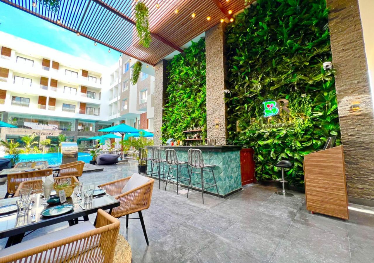 Sanctuary Sunlit Hurghada Haven With 4 Pools, Rooftop Sunsets & Gourmet Bites Steps Away Exterior foto
